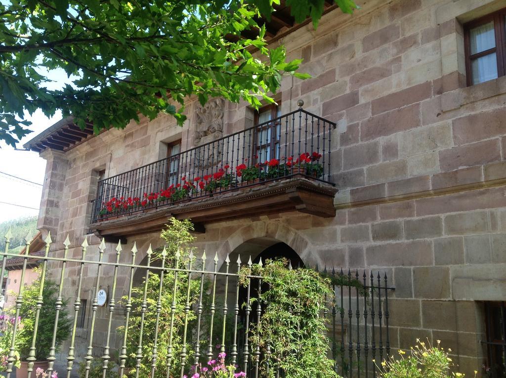 Casona De La Salceda Guest House Treceño Екстериор снимка