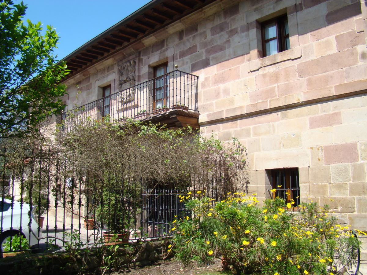 Casona De La Salceda Guest House Treceño Екстериор снимка